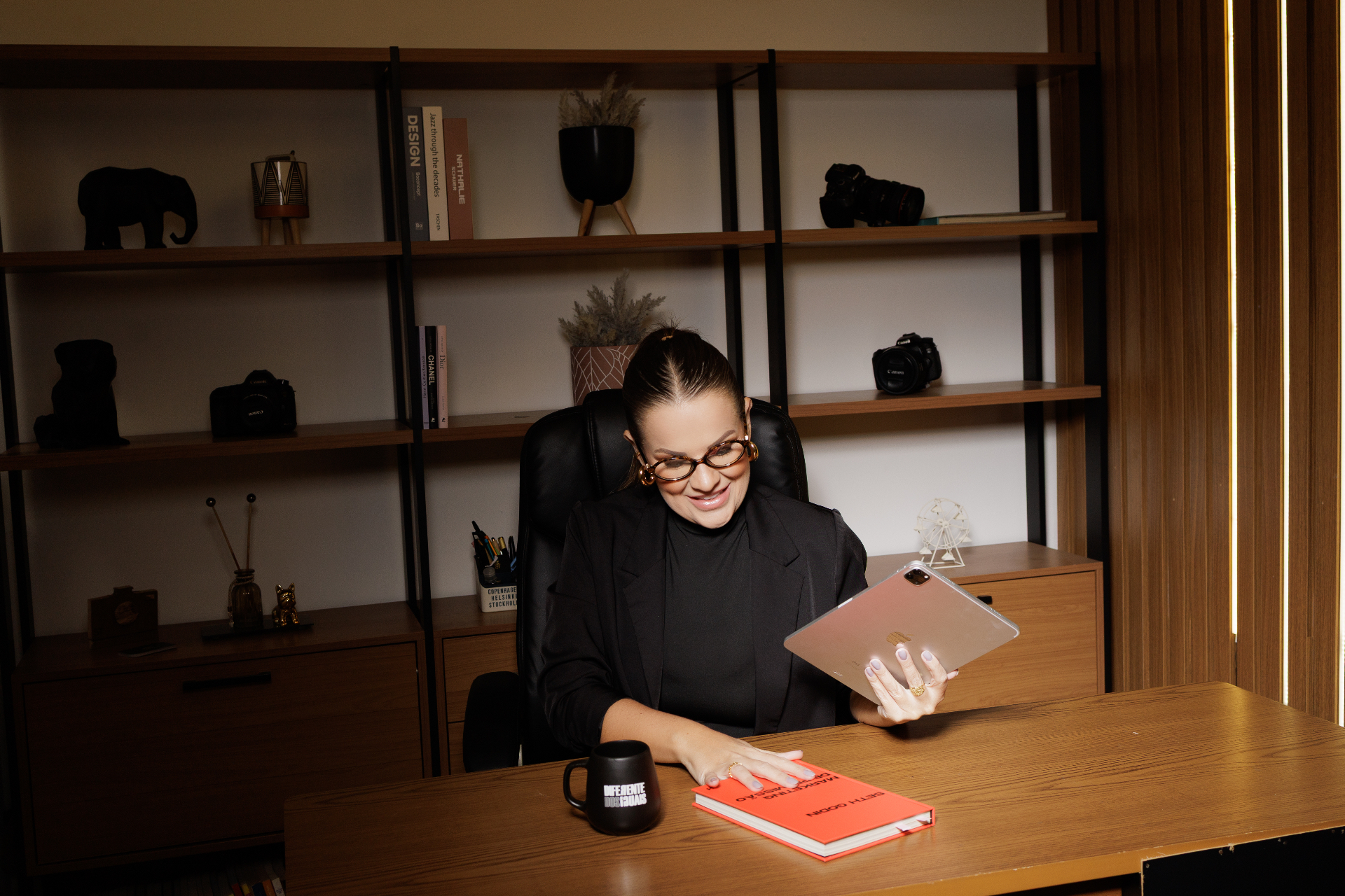 Raphaela Bacic trabalhando
